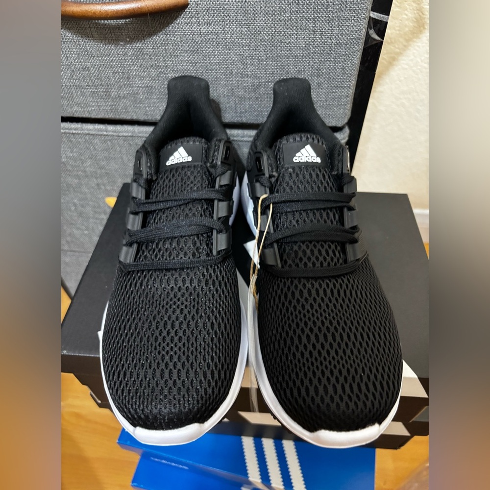 adidas women black Ultimashow Shoes NEW IN BOX - Picture 3 of 8